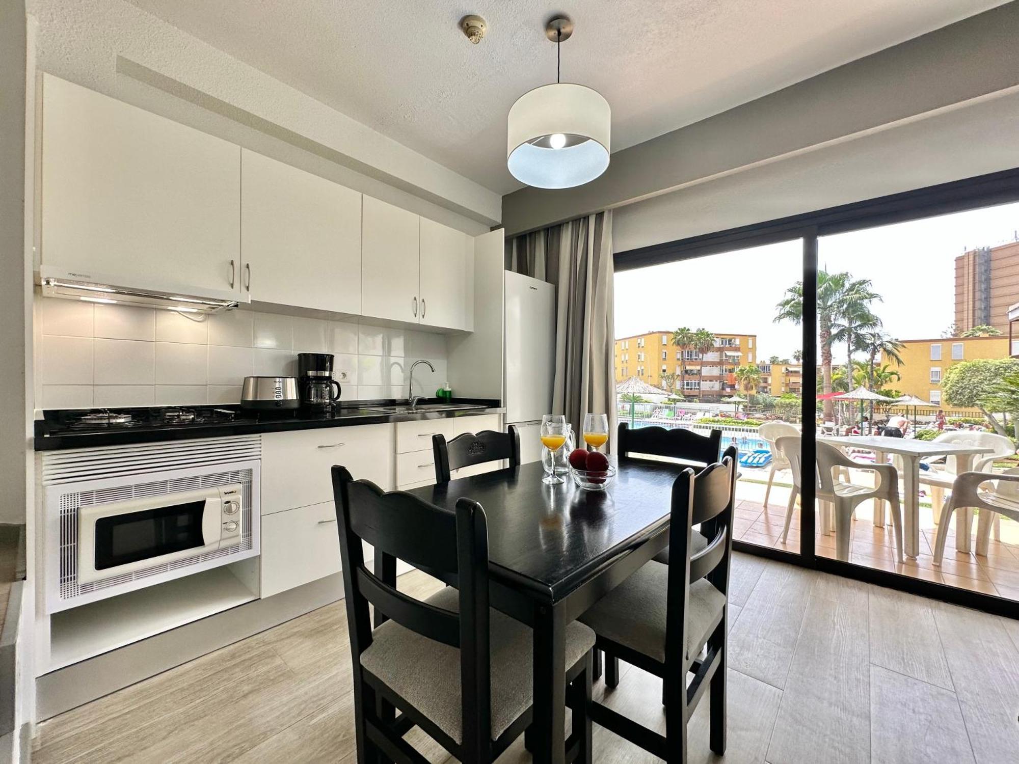 Pool Views Terrace Daire Los Cristianos  Dış mekan fotoğraf